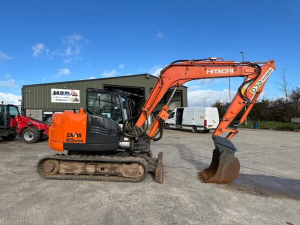 2014 Hitachi ZX85USB LC